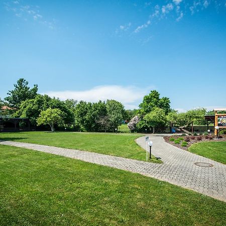 Hotel Skanzen Depandance ヴェレフラト エクステリア 写真