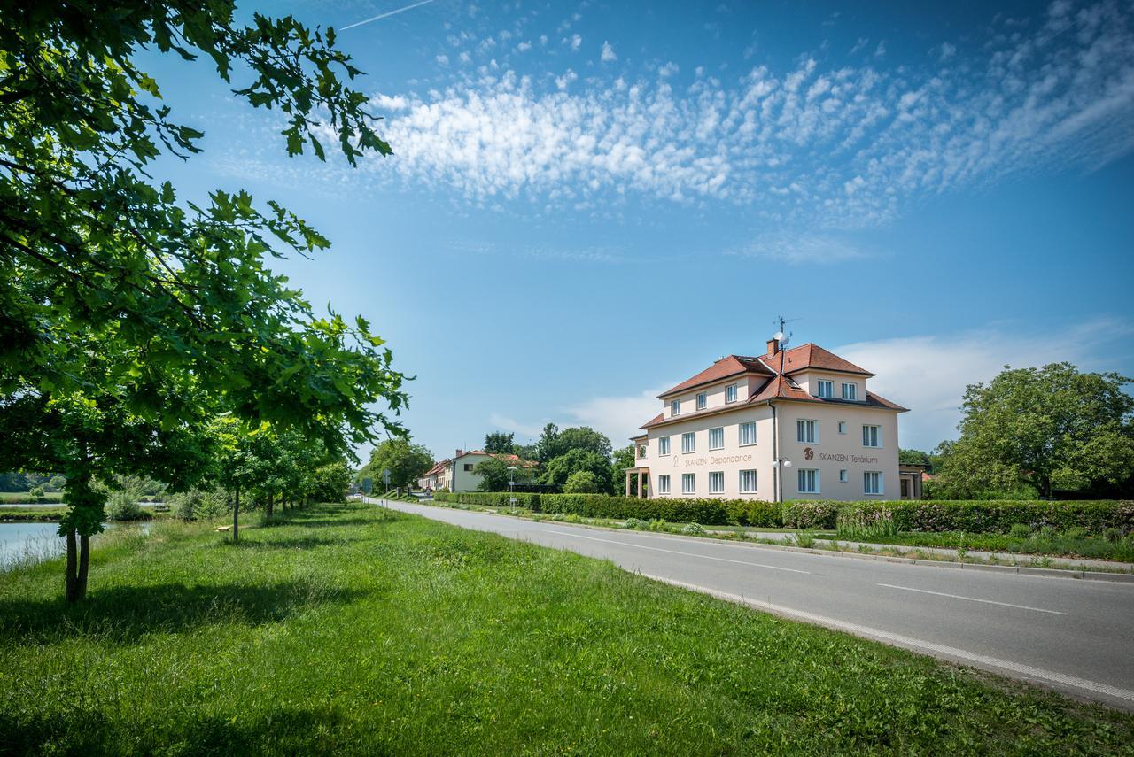 Hotel Skanzen Depandance ヴェレフラト エクステリア 写真