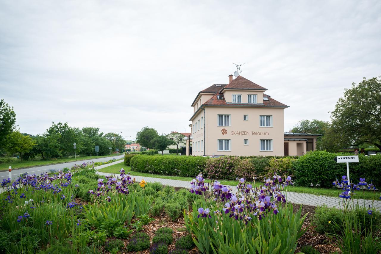 Hotel Skanzen Depandance ヴェレフラト エクステリア 写真