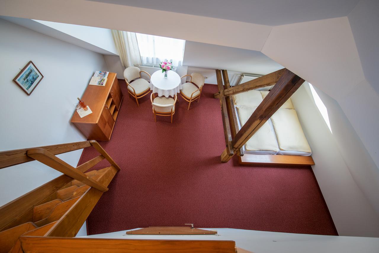 Hotel Skanzen Depandance ヴェレフラト エクステリア 写真